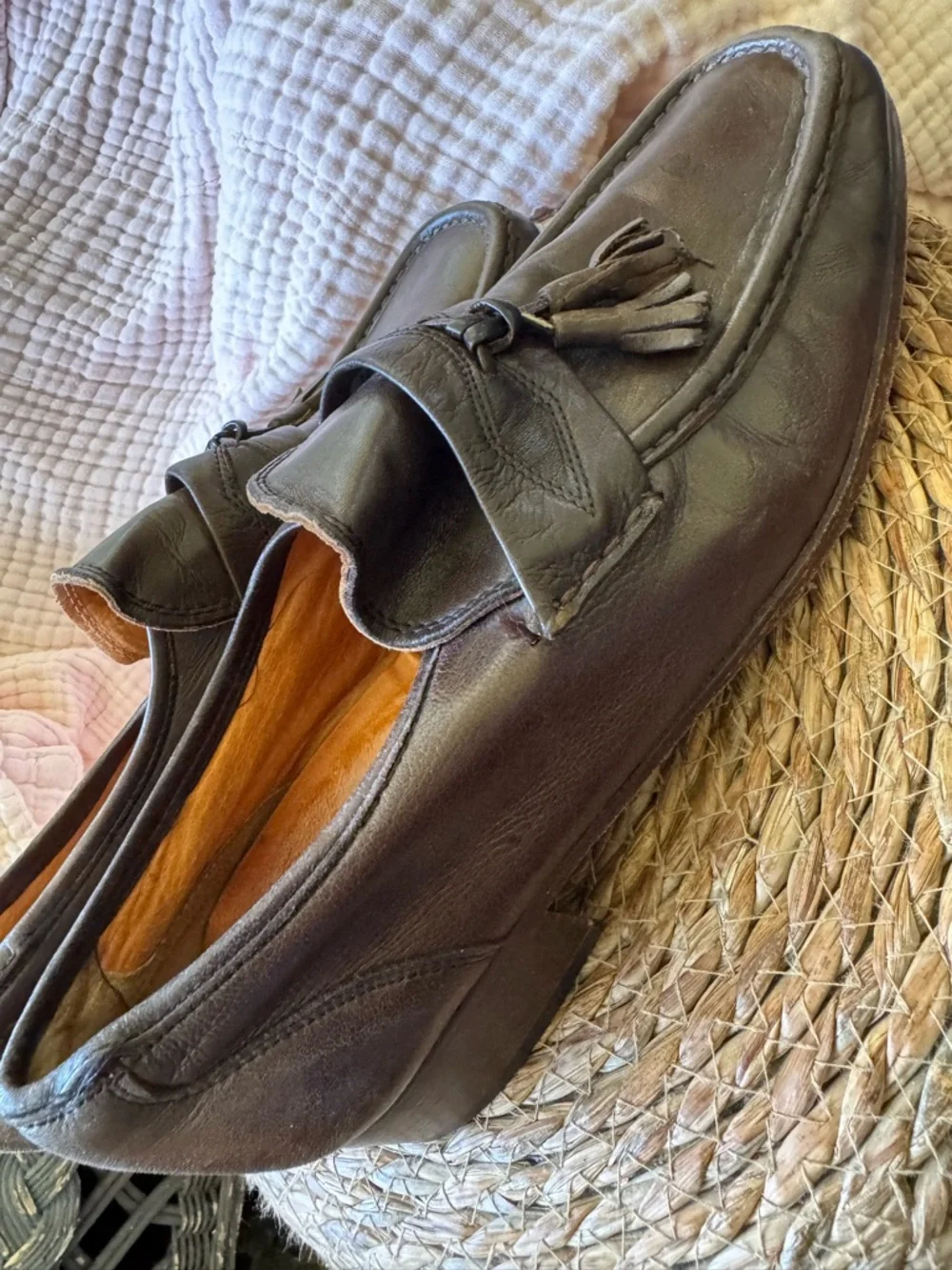 VTG Men's Dark Brown Leather Tassel Slip-On Loafers, soft preppy perfection - Picture 3 of 6